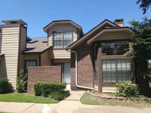 2401 Overland Ln, Arlington, TX, 76014-1030 | Card Image