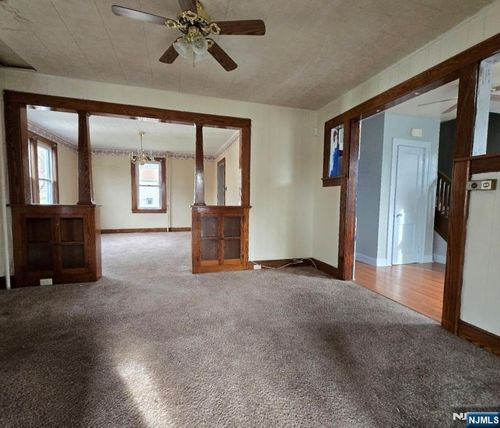 33 Harcourt Ave, Bergenfield, NJ, 07621-1916 | Card Image