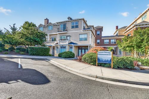 608 Fair Oaks Ct, Ashland, OR, 97520-9475 | Card Image