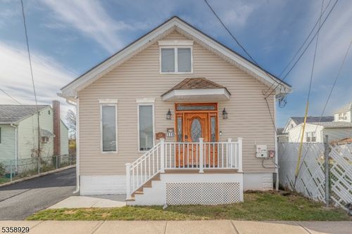 118 Holly St, Port Reading, NJ, 07064-1008 | Card Image
