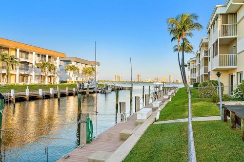 110-111 Doolen Ct, North Palm Beach, FL, 33408-5709 | Card Image