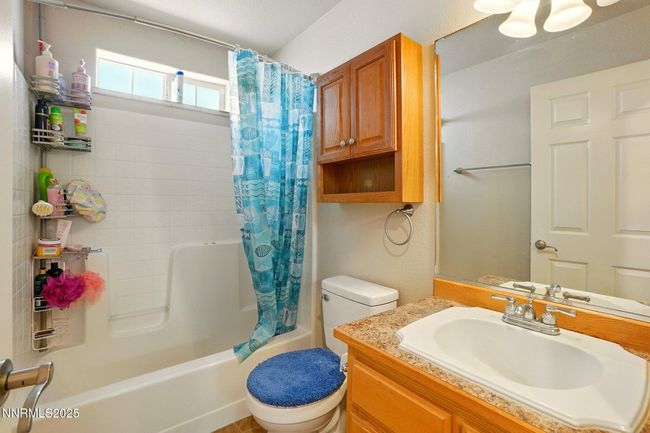 239 Mary Lou Ln, House other with 4 bedrooms, 2 bathrooms and 2 parking in Fernley NV | Image 4