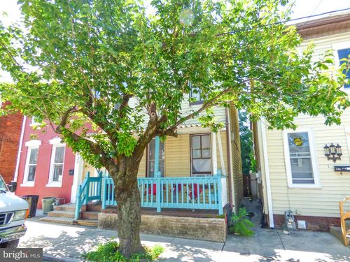 122 N Penn St, YORK, PA, 17401-2938 | Card Image