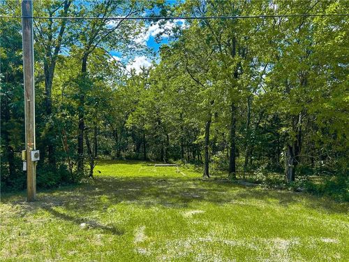 33 & 37 W Sugar Lake Cove, Mound City, KS, 66056 | Card Image