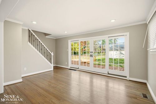 20521 Lancaster St, Harper Woods, MI, 48225-1633 | Card Image