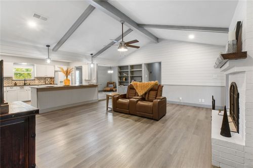 117 Golfview Dr, Hilltop Lakes, TX, 77871 | Card Image