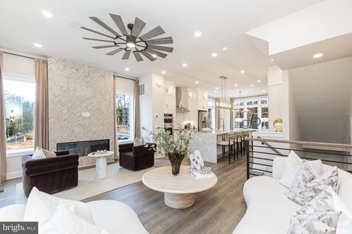 11616 American Dream Way, Reston, VA, 20190-4758 | Card Image
