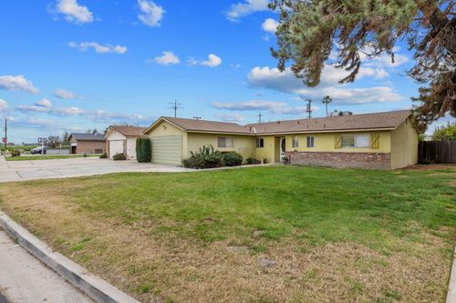 2009 Charles St, Corcoran, CA, 93212-1601 | Card Image