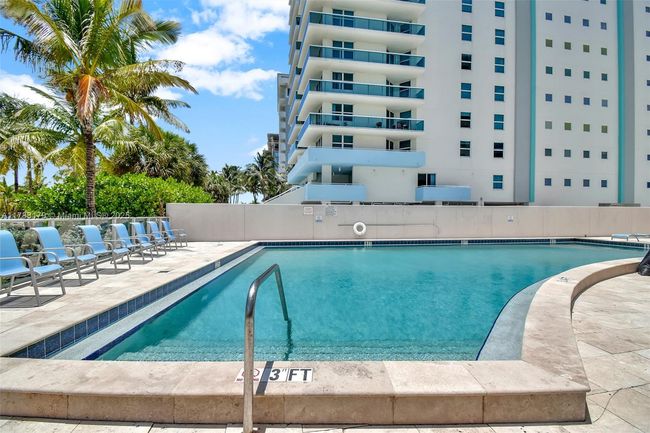 PHH - 9225 Collins Ave, Condo with 3 bedrooms, 3 bathrooms and null parking in Surfside FL | Image 36