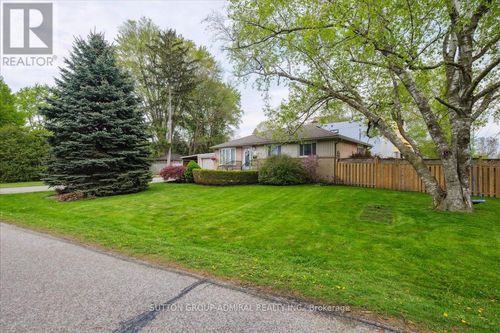 1864 Hindhead Road, Mississauga (Clarkson), ON, L5J1N6 | Card Image