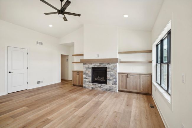 6479 Ridge View Way, Condo with 2 bedrooms, 2 bathrooms and null parking in Deforest WI | Image 9