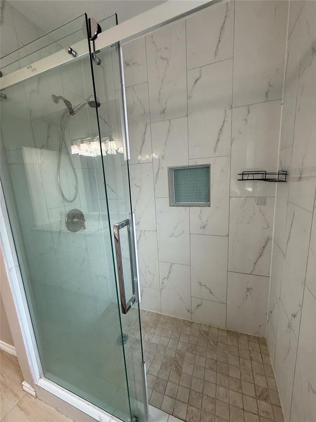 2309 Cedar St, House other with 3 bedrooms, 2 bathrooms and 2 parking in Pearland TX | Image 12