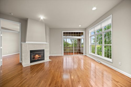 5917728 Meadow Ct, Menomonee Falls, WI, 53051-5575 | Card Image