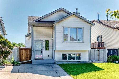 18 Erin Ridge Crt Se, Calgary, AB, T2B3B2 | Card Image