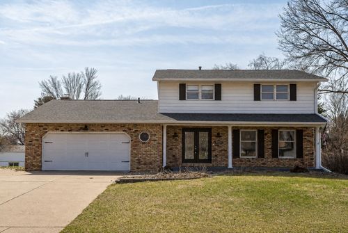 2039 E 46th St, Davenport, IA, 52807-1442 | Card Image