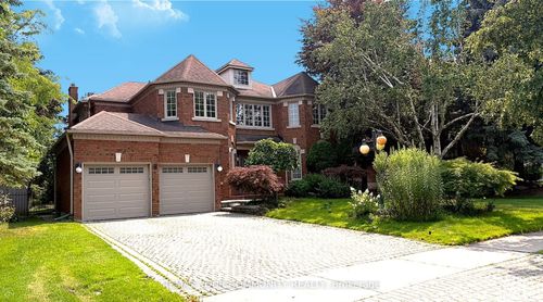 7 Crescentview Rd, Richmond Hill, ON, L4B2Z1 | Card Image