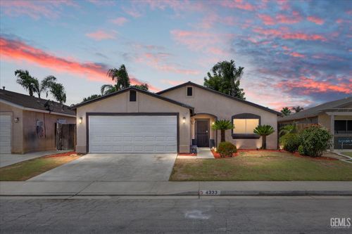 4333 Range Dr, Bakersfield, CA, 93312-5411 | Card Image