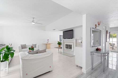 3910 Acorn Green Dr, Garland, TX, 75043-6204 | Card Image