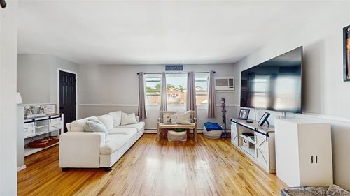 2nd-156 76th St, Howard Beach, NY, 11414-2516 | Card Image