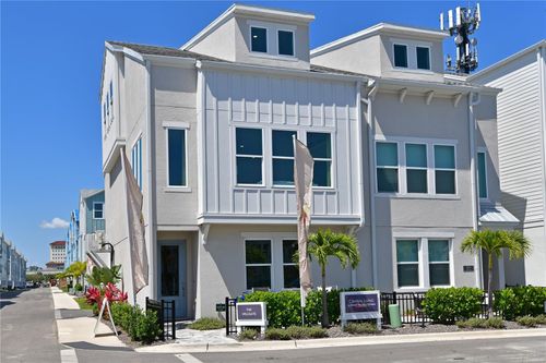 2401 Ezzell Ct, SARASOTA, FL, 34237-4740 | Card Image
