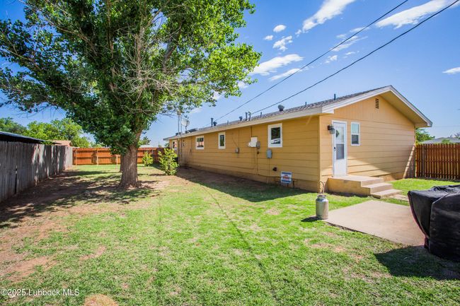 504 Avenue C, House other with 3 bedrooms, 2 bathrooms and null parking in Olton TX | Image 31