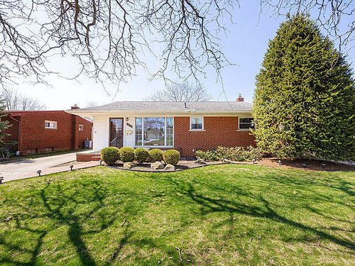 3230 Maxwell St, Trenton, MI, 48183-5602 | Card Image