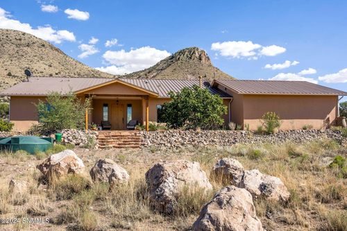 39 Tulpia Trl, Hillsboro, NM, 88042-9518 | Card Image