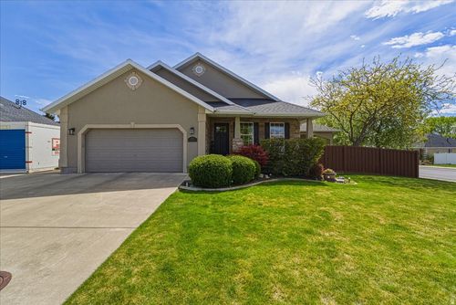 4521 W Carriage Ln, Cedar Hills, UT, 84062-8651 | Card Image