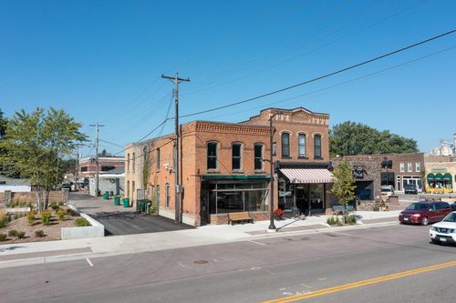108 S Meridian St, Belle Plaine, MN, 56011-1916 | Card Image