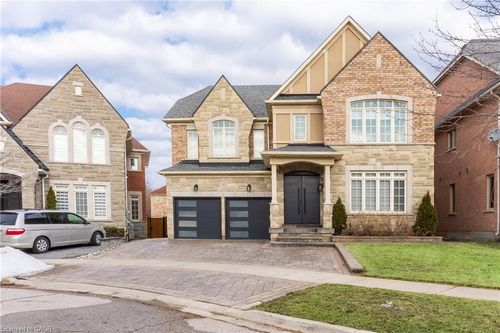 144 Bloomsbury Ave, Brampton, ON, L6P2X2 | Card Image