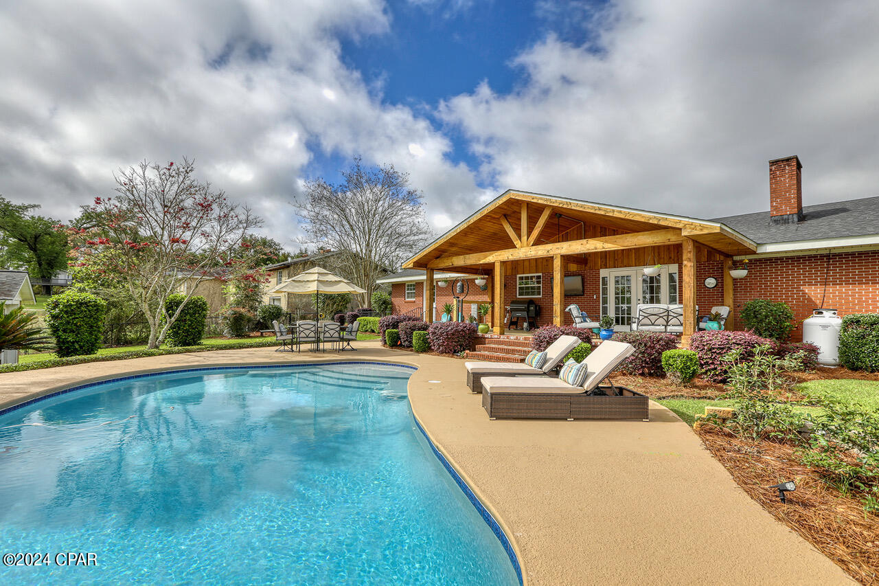 Bevia Rd, Marianna, FL 32446