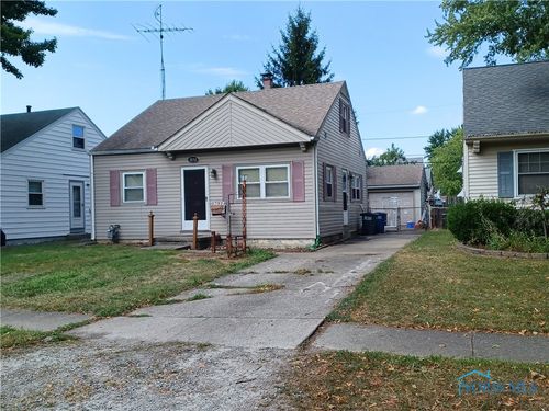 3032 Maeterlinck Ave, Toledo, OH, 43614-3916 | Card Image