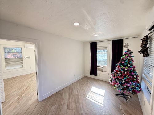 2-1029 Nw 28th St, Miami, FL, 33127-4048 | Card Image