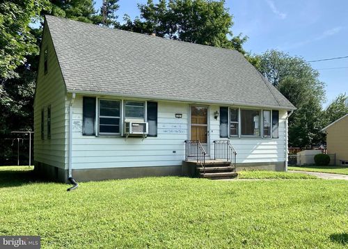 11 Jericho Dr, Trenton, NJ, 08690-2001 | Card Image