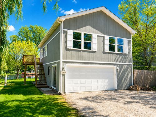19071 Lake View Ave, Mundelein, IL, 60060-3518 | Card Image