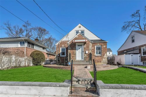 11 Madison Avenue, Hempstead, NY, 11550 | Card Image