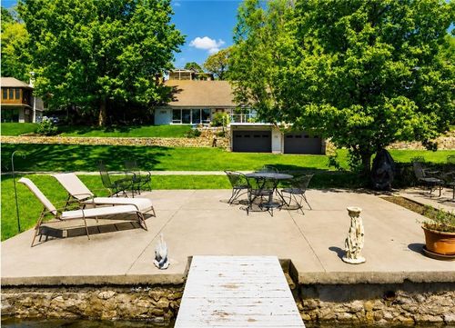 128 Lakeshore Dr W, Lake Quivira, KS, 66217-8694 | Card Image