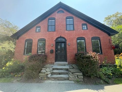 81 Central St, Woodstock, VT, 05091-1166 | Card Image