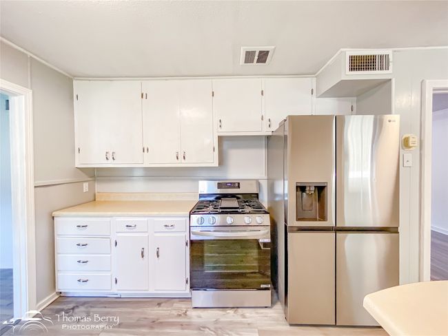 608 E 8 Th St, House other with 3 bedrooms, 2 bathrooms and null parking in Coleman TX | Image 15