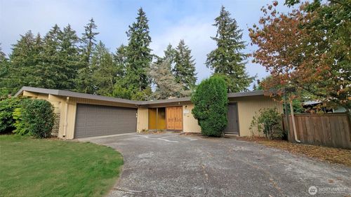 820 172nd Avenue Ne, Bellevue, WA, 98008 | Card Image