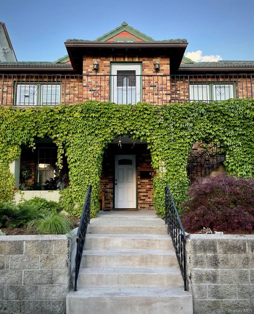 131 Spring St, Ossining, NY, 10562-5505 | Card Image