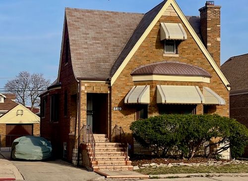 8419 S Wood St, Chicago, IL, 60620-4733 | Card Image