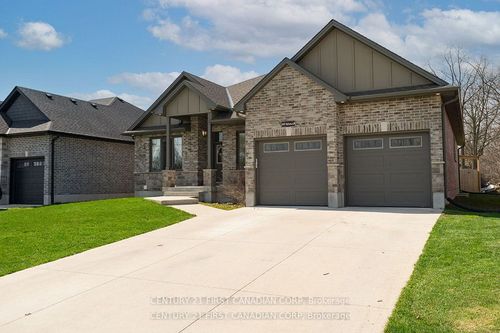 245 Walnut St, Lucan, ON, N0M2J0 | Card Image