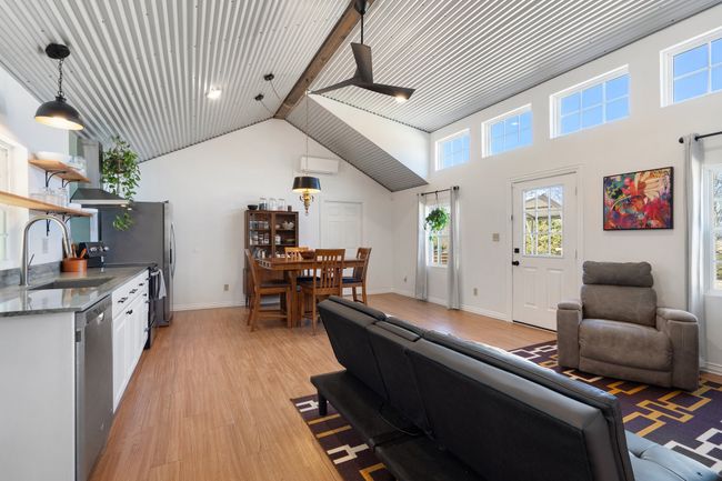 1390 County Road 2850, House other with 2 bedrooms, 2 bathrooms and null parking in Honey Grove TX | Image 6