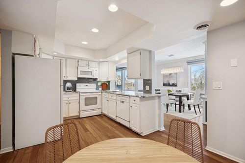 apt-305-6075 Lincoln Dr, Edina, MN, 55436-1638 | Card Image