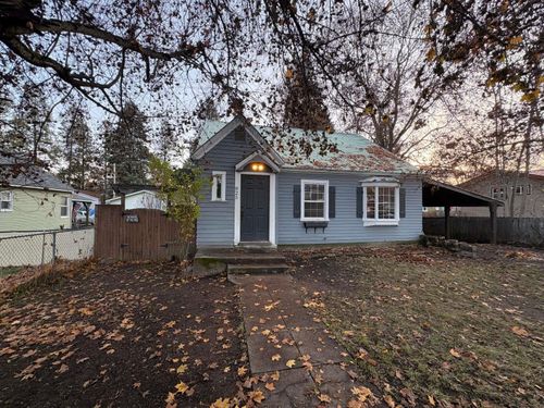 825 W 4th St, Newport, WA, 99156-9084 | Card Image