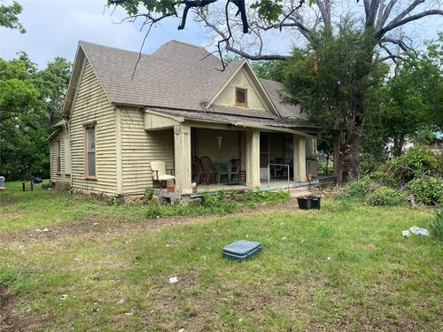206 N 1st St, Bangs, TX, 76823-3422 | Card Image