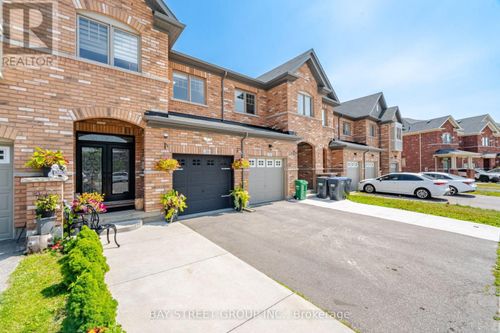 20 Davenfield Circle, Brampton (Bram East), ON, L6P4L9 | Card Image