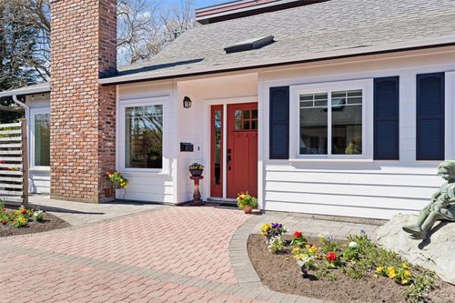 2590 Sinclair Rd, Victoria, BC, V8N1B9 | Card Image