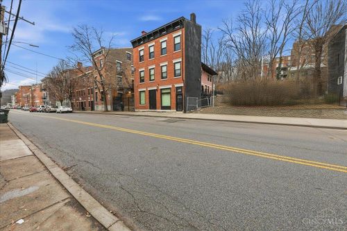 142 E Clifton Ave, Cincinnati, OH, 45202 | Card Image